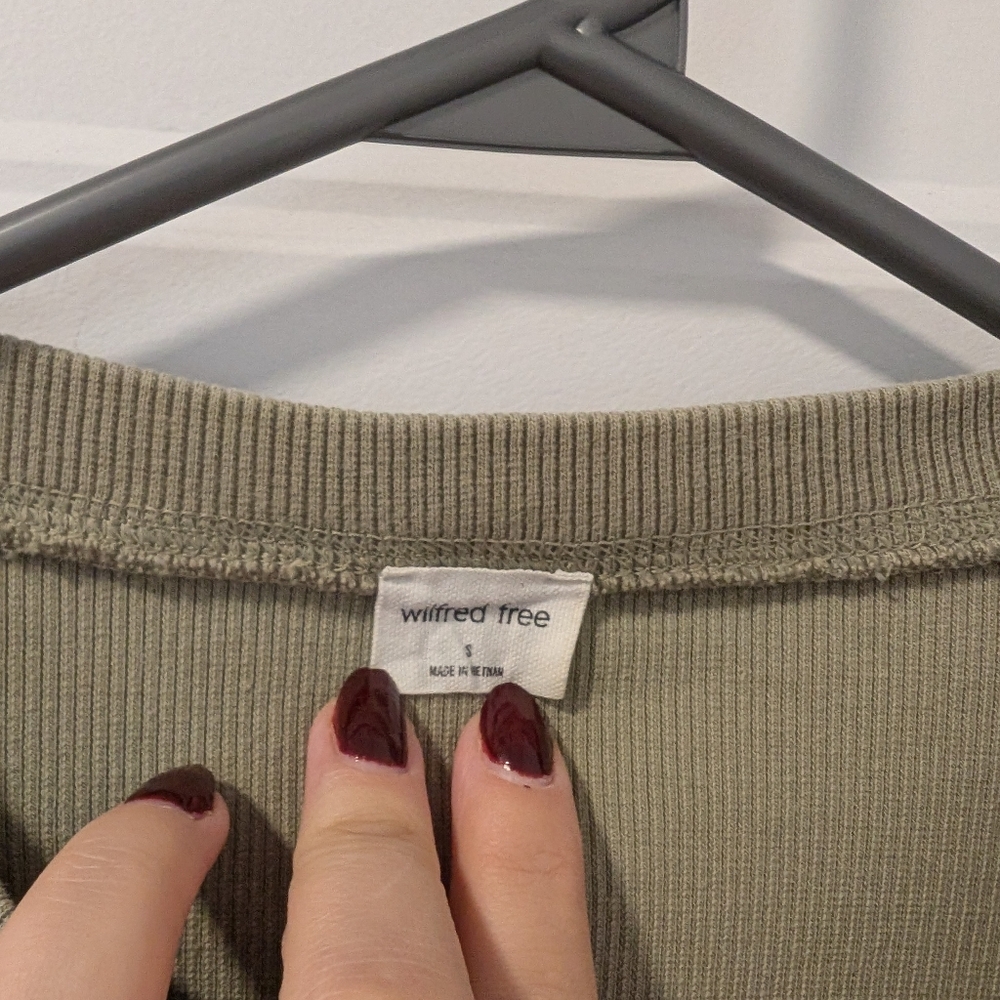 Aritzia/Wilfred Free Mavis Ribbed Shirt Sz S - Picture 3 of 5
